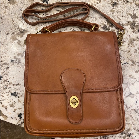 Coach Handbags - Vintage Coach Leather Station Bag